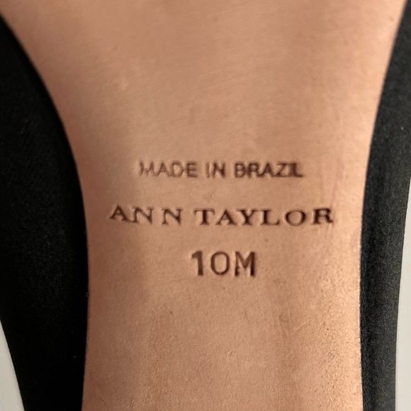 EUC! Ann Taylor satin bow heels. Black. Sz 10 BEAUTIFUL! - Picture 5 of 5